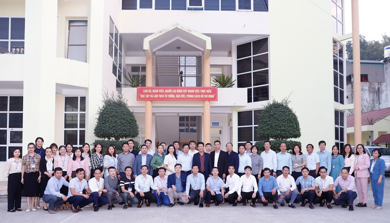 Bộ trưởng Đặng Quốc Khánh làm việc với Sở Tài nguyên và Môi trường tỉnh Điện Biên