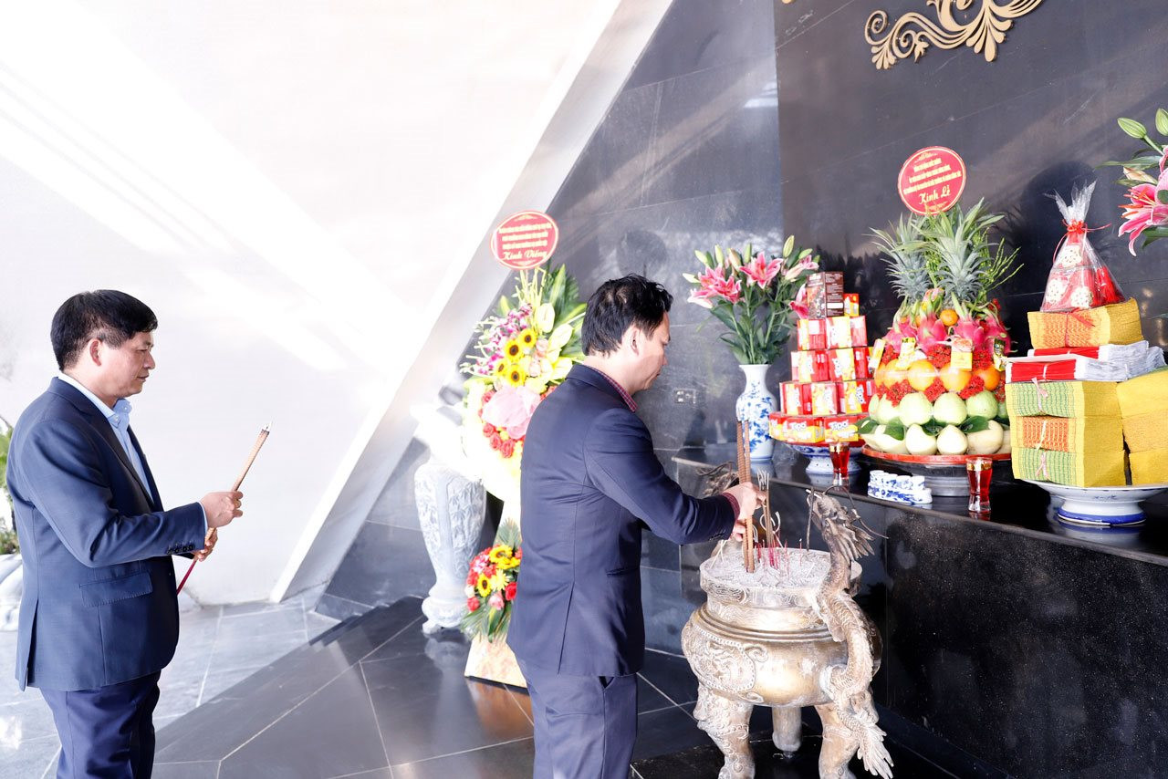Bộ trưởng Đặng Quốc Khánh làm việc với Sở Tài nguyên và Môi trường tỉnh Điện Biên