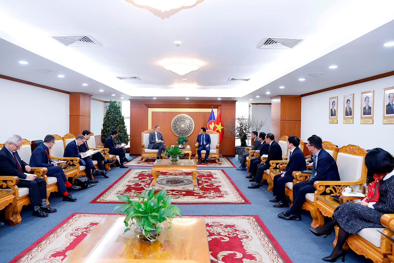 Việt Nam - Pháp: Tăng cường hợp tác trong lĩnh vực Tài nguyên và Môi trường