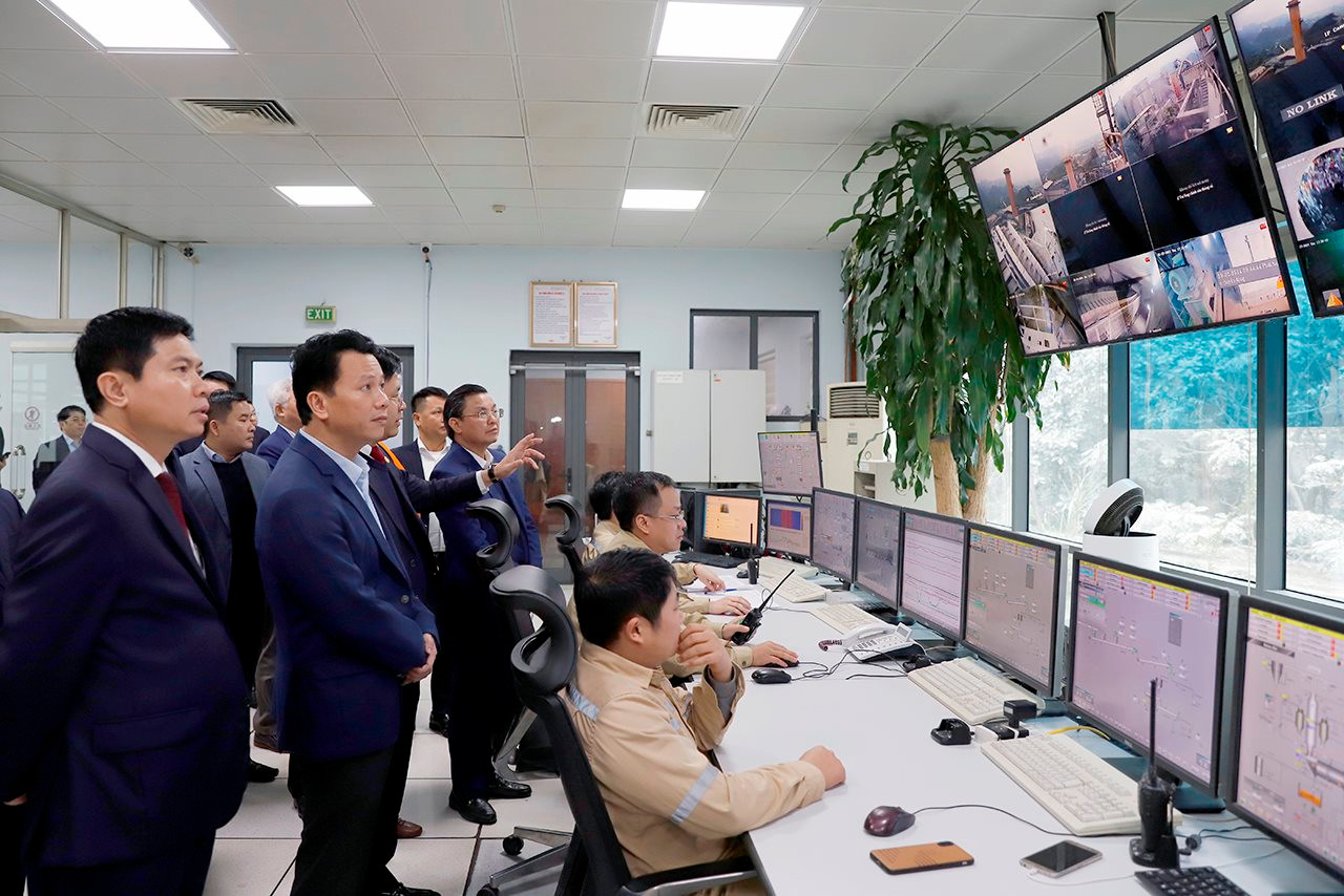 Bộ trưởng Đặng Quốc Khánh làm việc với Hà Nam về công tác quản lý nhà nước trong lĩnh vực tài nguyên môi trường