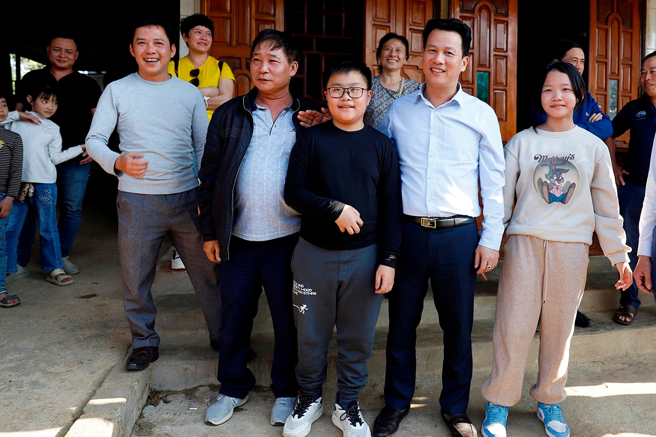 Bộ trưởng Đặng Quốc Khánh kiểm tra khu vực đất có nguồn gốc nông, lâm trường tại huyện Mộc Châu (Sơn La)
