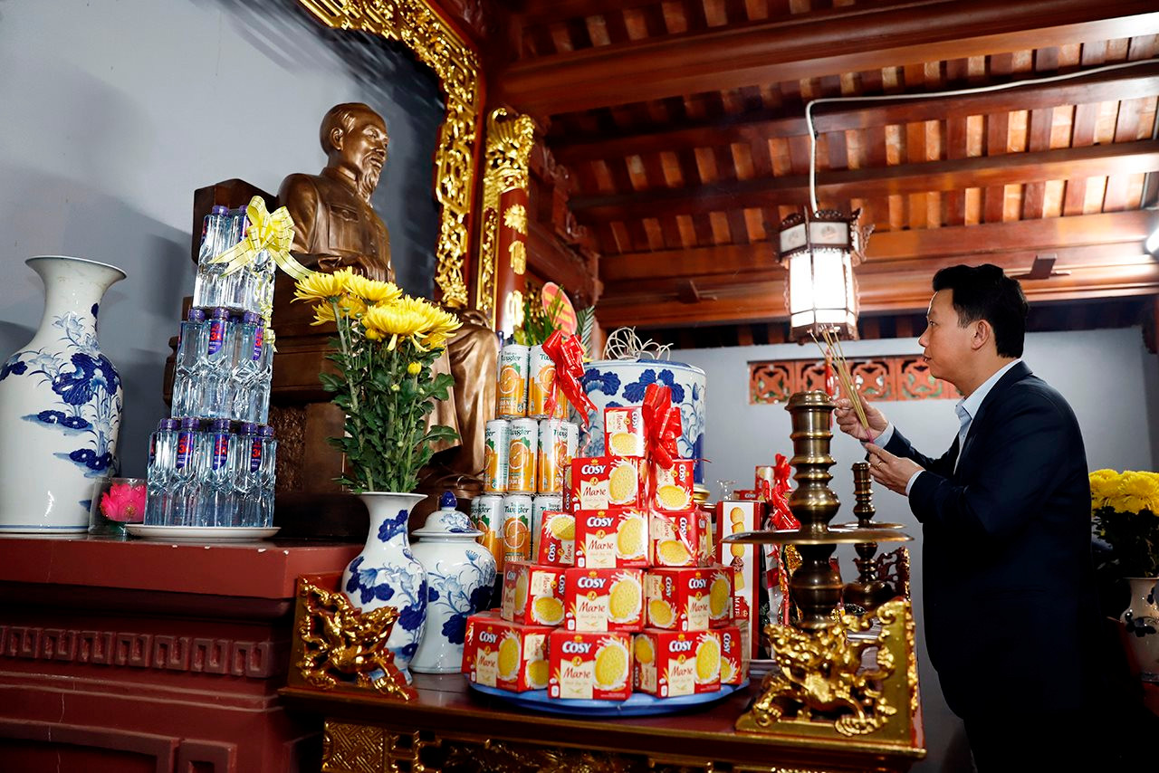 Bộ trưởng Đặng Quốc Khánh kiểm tra khu vực đất có nguồn gốc nông, lâm trường tại huyện Mộc Châu (Sơn La)