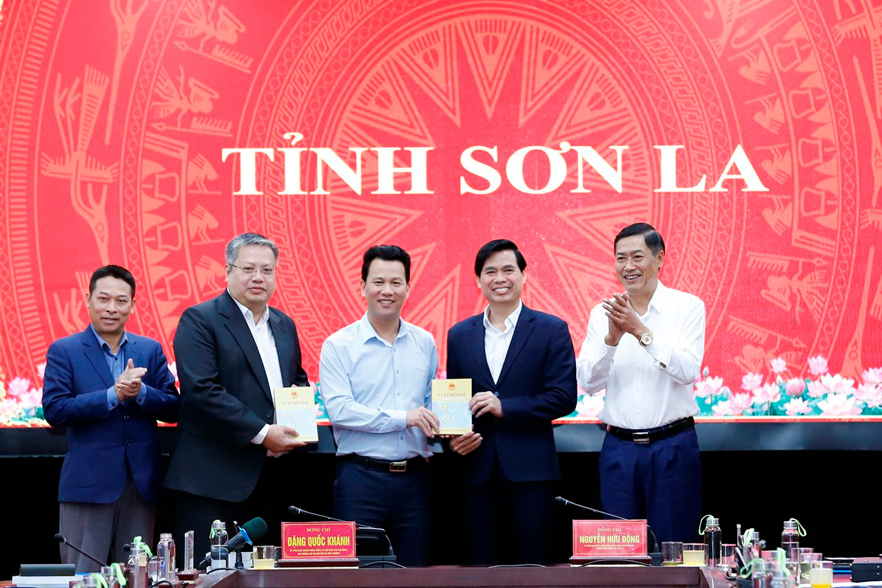 Bộ trưởng Đặng Quốc Khánh: Sơn La cần 5 “giữ” để làm tốt công tác quản lý nhà nước lĩnh vực tài nguyên và môi trường