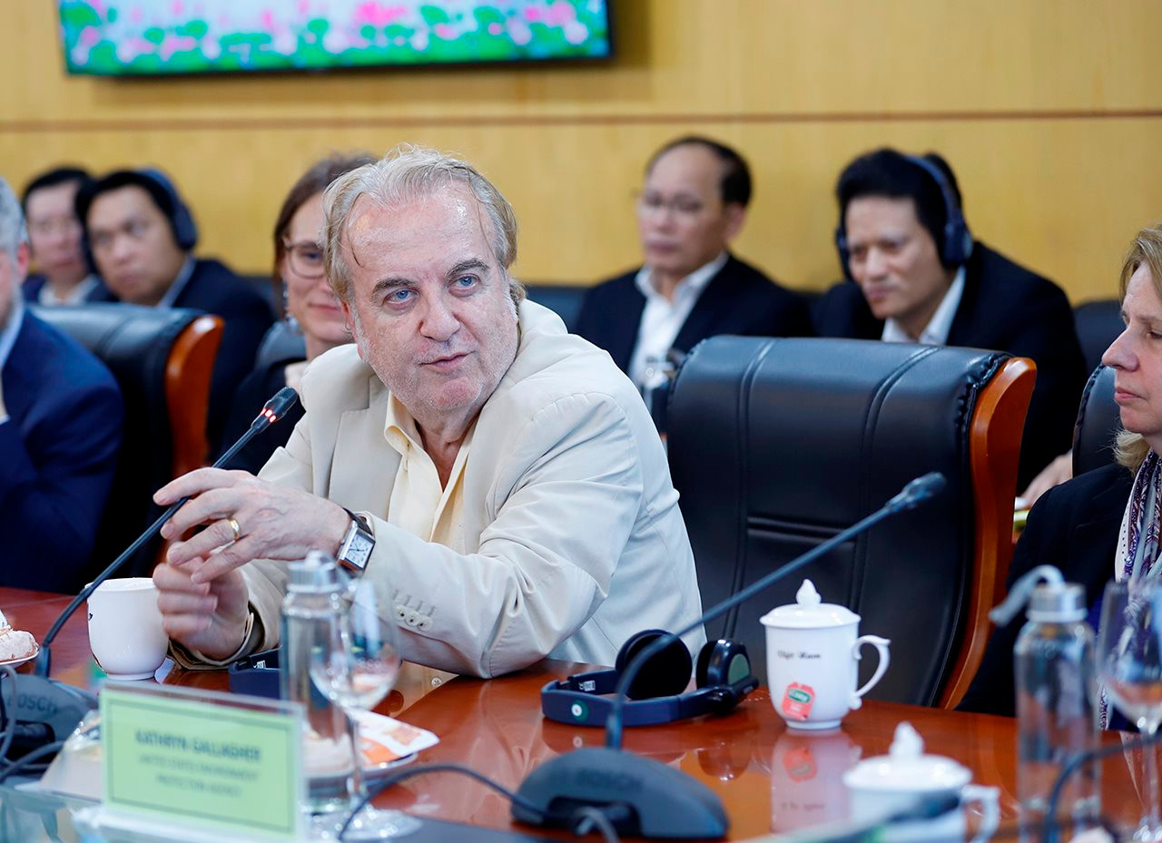 Các nhà khoa học quốc tế tham mưu về công tác bảo vệ môi trường