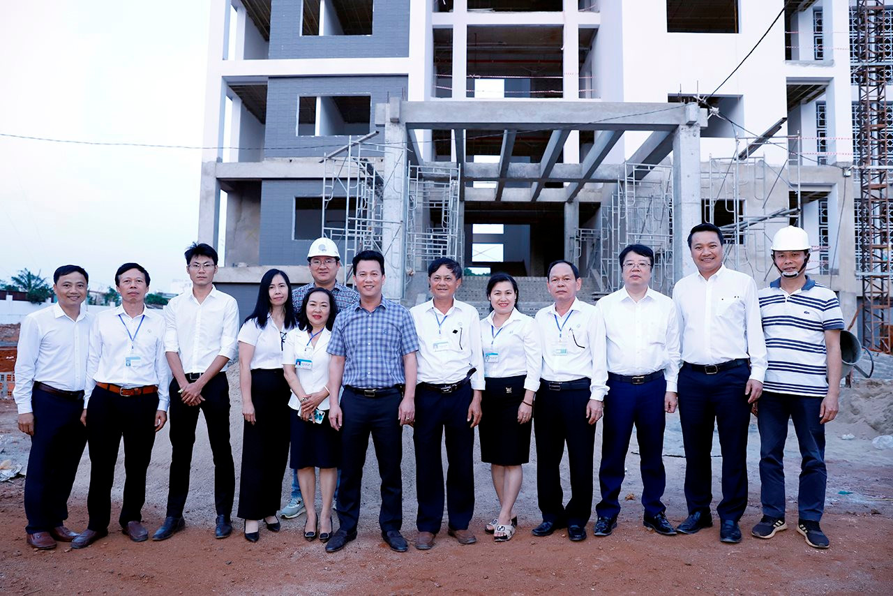 Bộ trưởng Đặng Quốc Khánh thăm và làm việc với Đài Khí tượng thủy văn khu vực Tây Nguyên