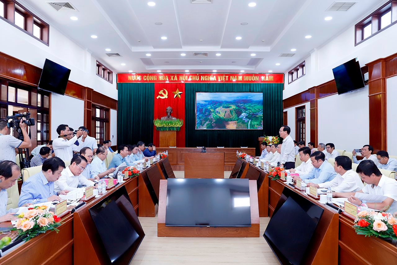 Bộ trưởng Đặng Quốc Khánh làm việc với Đắk Nông về công tác quản lý nhà nước trong lĩnh vực tài nguyên và môi trường
