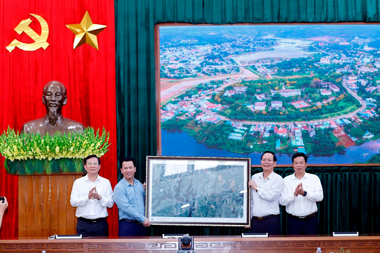 Bộ trưởng Đặng Quốc Khánh làm việc với Đắk Nông về công tác quản lý nhà nước trong lĩnh vực tài nguyên và môi trường