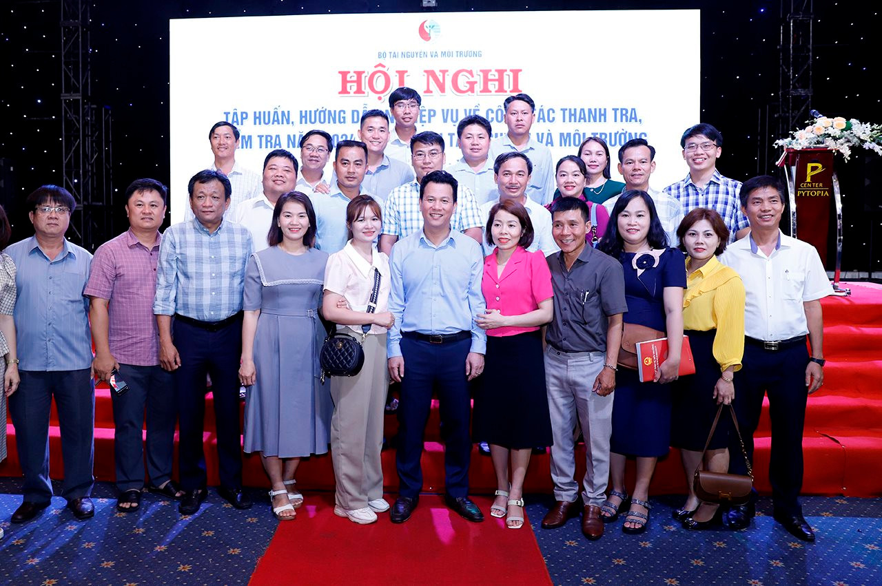 Bộ trưởng Đặng Quốc Khánh dự và chỉ đạo Hội nghị tập huấn công tác thanh tra năm 2024 của ngành tài nguyên và môi trường