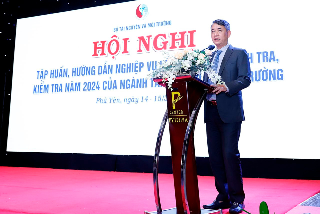 Bộ trưởng Đặng Quốc Khánh dự và chỉ đạo Hội nghị tập huấn công tác thanh tra năm 2024 của ngành tài nguyên và môi trường