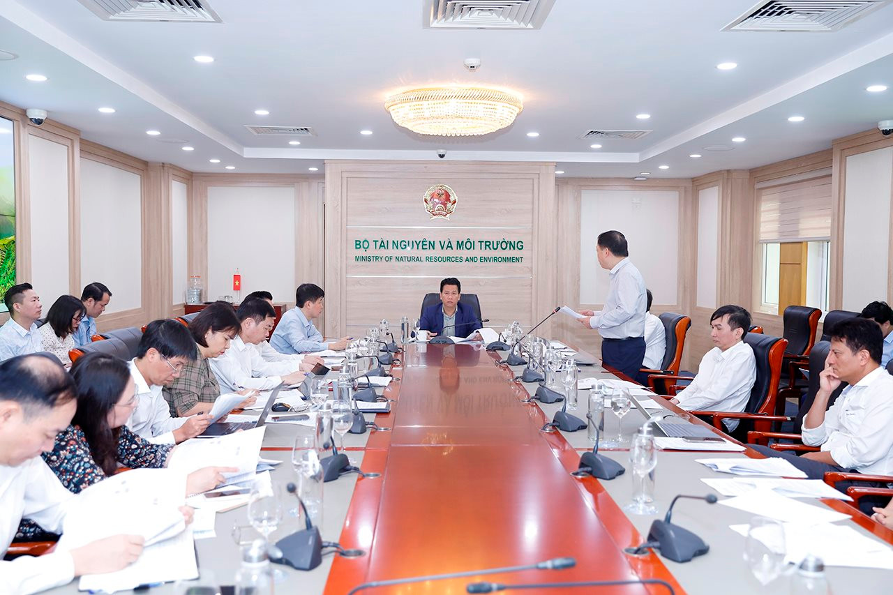 Bộ trưởng Đặng Quốc Khánh họp Ban Chỉ đạo triển khai thực hiện xây dựng, hoàn thiện CSDL quốc gia về đất đai