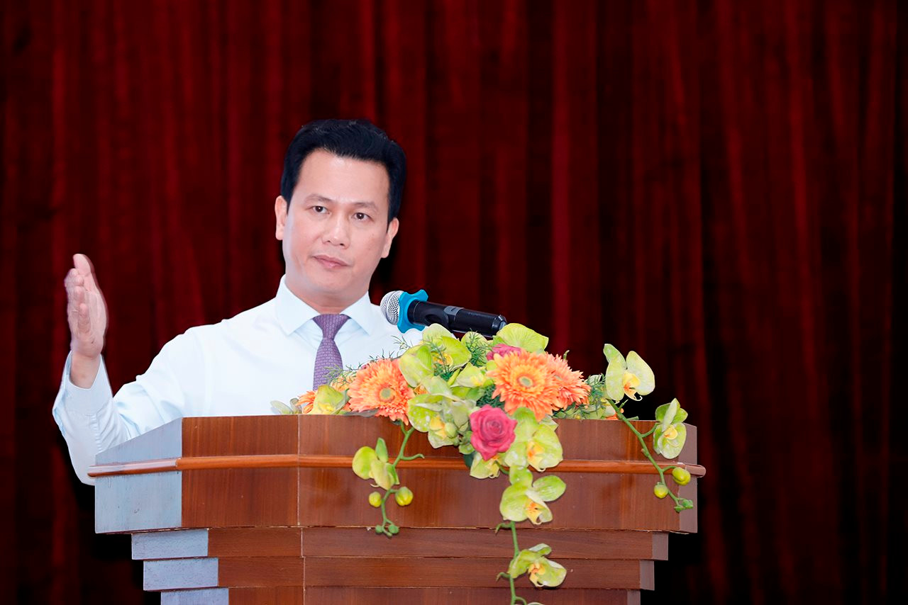 Trao Quyết định bổ nhiệm Chủ tịch, Tổng Giám đốc Công ty TNHH MTV Nhà xuất bản Tài nguyên - Môi trường và Bản đồ Việt Nam