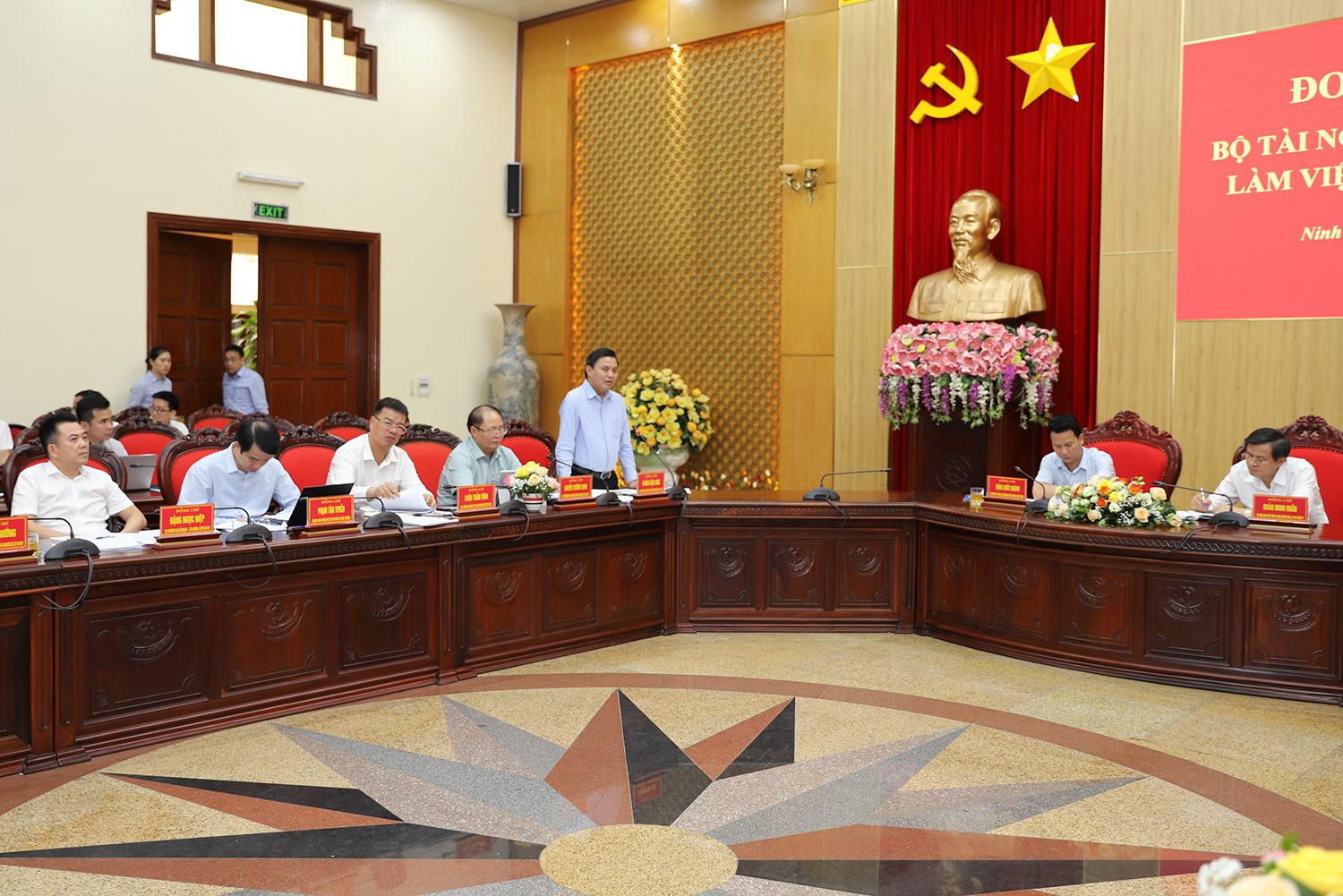 Bộ trưởng Đặng Quốc Khánh làm việc với Lãnh đạo tỉnh Ninh Bình về công tác quản lý tài nguyên và môi trường