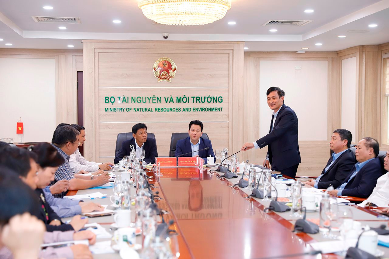 Bộ trưởng Đặng Quốc Khánh làm việc với tỉnh Sóc Trăng về công tác quản lý nhà nước trong lĩnh vực tài nguyên và môi trường