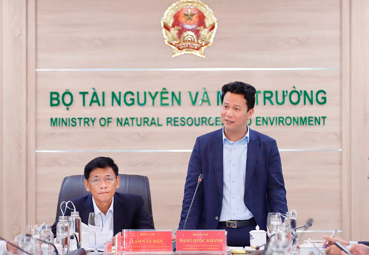 Bộ trưởng Đặng Quốc Khánh làm việc với tỉnh Sóc Trăng về công tác quản lý nhà nước trong lĩnh vực tài nguyên và môi trường