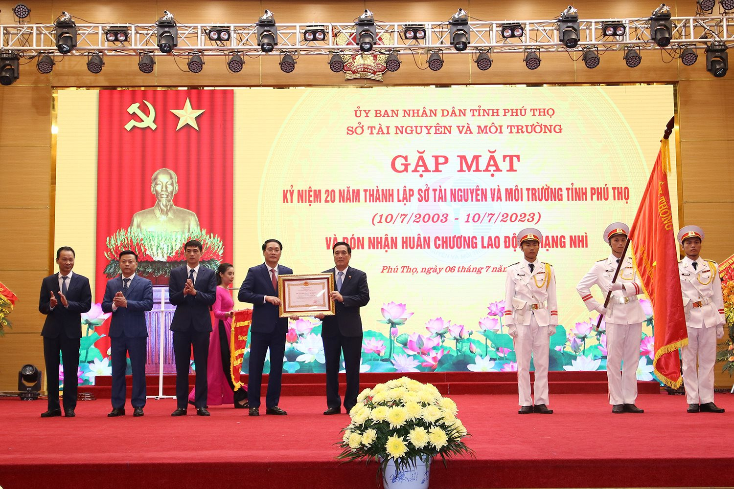 Bộ trưởng Đặng Quốc Khánh dự Lễ kỷ niệm 20 năm thành lập  Sở TN&MT tỉnh Phú Thọ