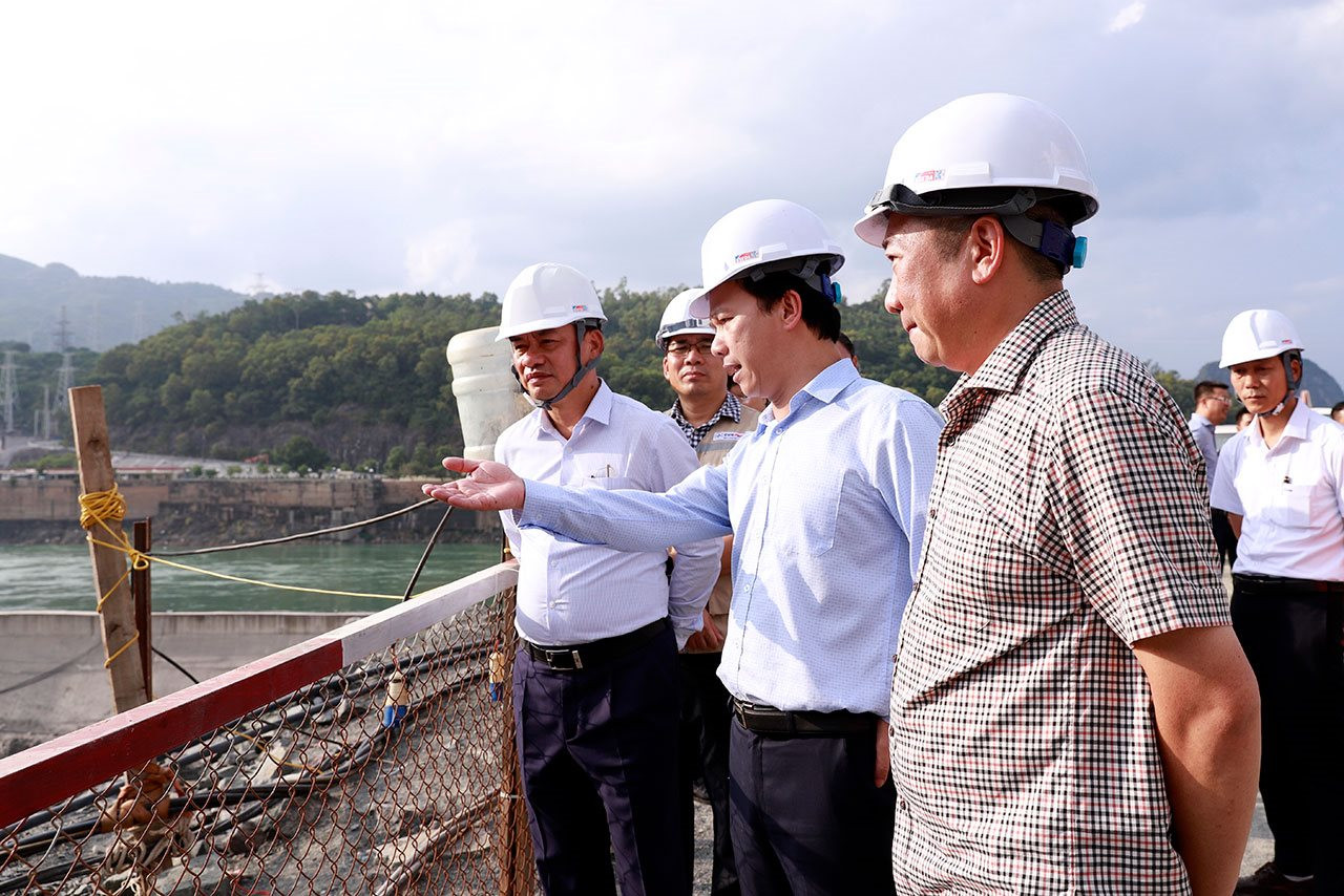 Bộ trưởng Đặng Quốc Khánh làm việc với Lãnh đạo tỉnh Hoà Bình