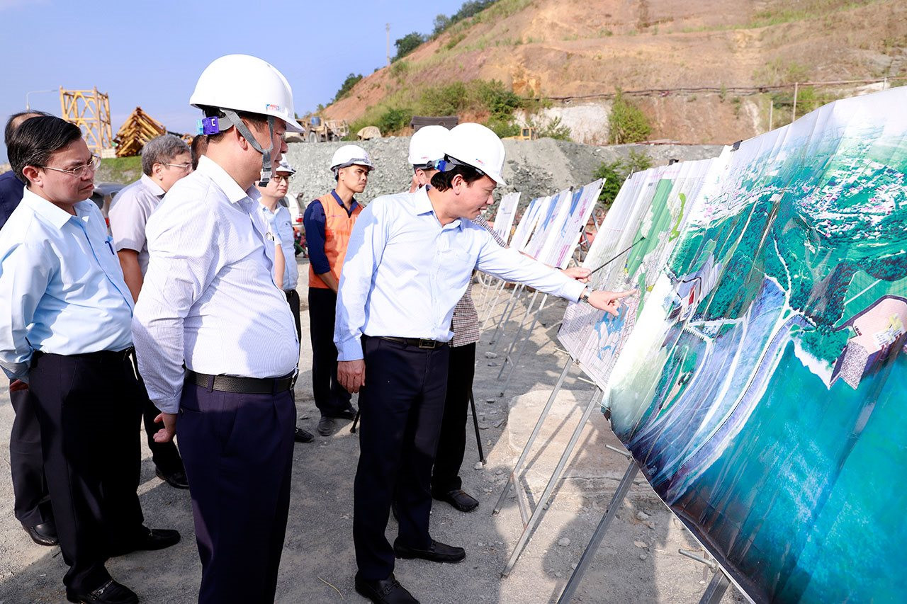 Bộ trưởng Đặng Quốc Khánh làm việc với Lãnh đạo tỉnh Hoà Bình
