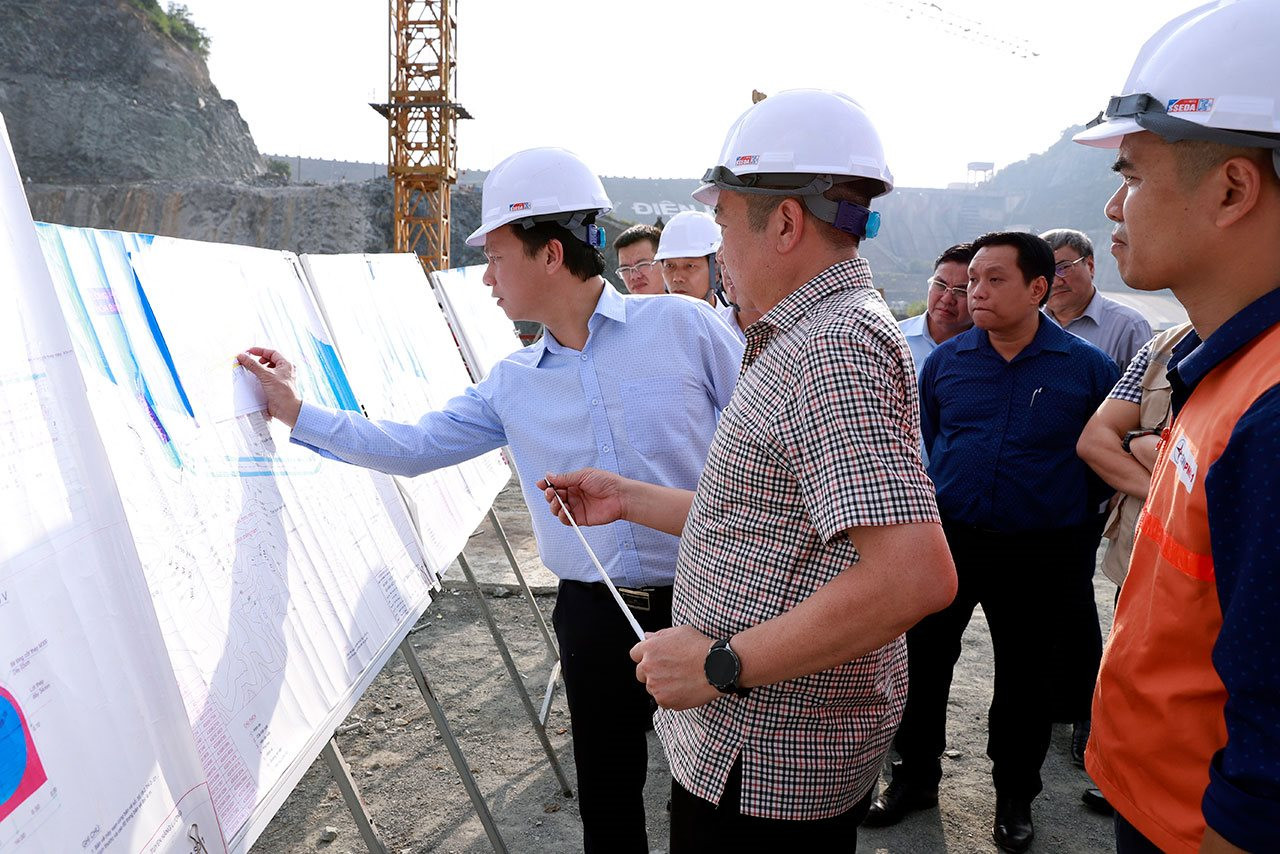 Bộ trưởng Đặng Quốc Khánh làm việc với Lãnh đạo tỉnh Hoà Bình