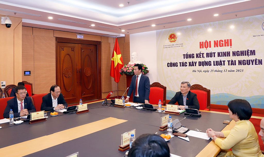 Phối hợp xây dựng chính sách đưa Luật Tài nguyên nước đi vào cuộc sống