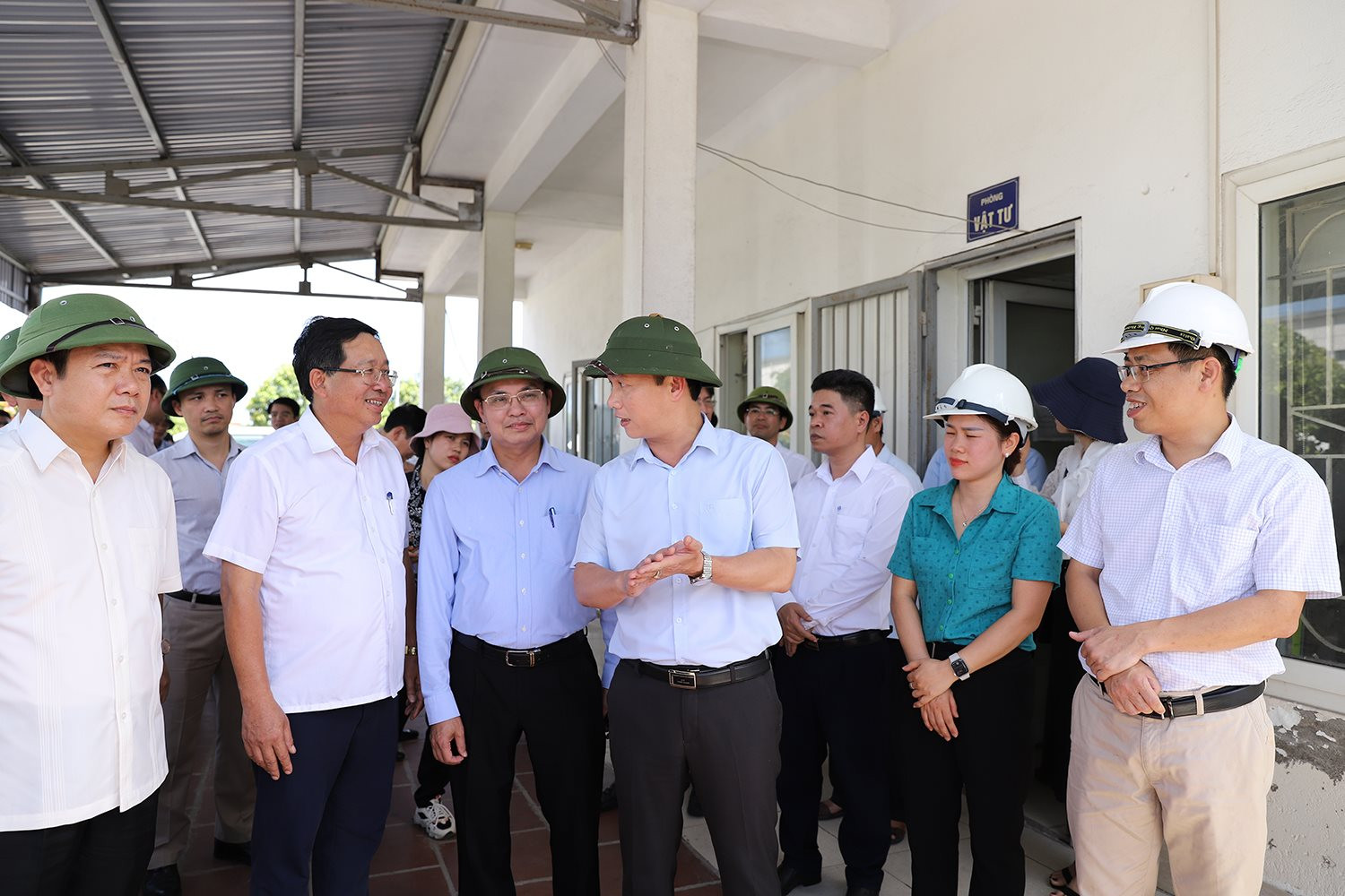 Bộ trưởng Đặng Quốc Khánh làm việc với Lãnh đạo tỉnh Ninh Bình về công tác quản lý tài nguyên và môi trường