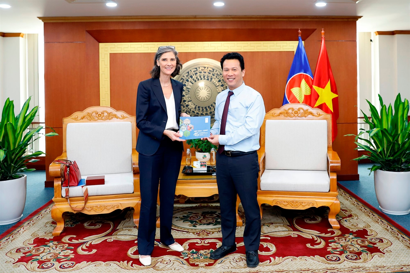 Bộ trưởng Đặng Quốc Khánh tiếp và làm việc với Trưởng đại diện UNDP tại Việt Nam