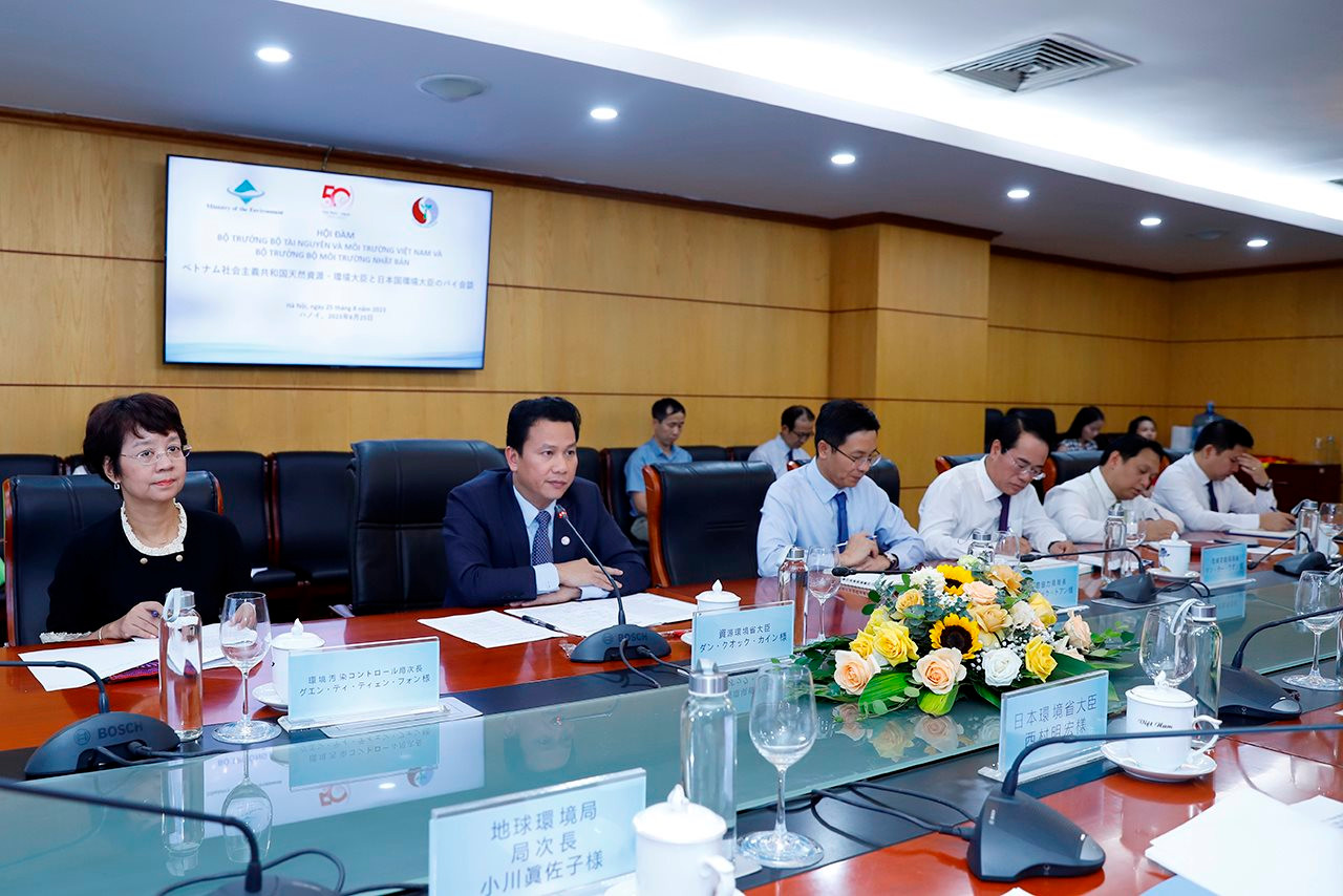 Bộ TN&MT Việt Nam và Bộ Môi trường Nhật Bản ký kết Ý định thư hợp tác quản lý rác thải biển