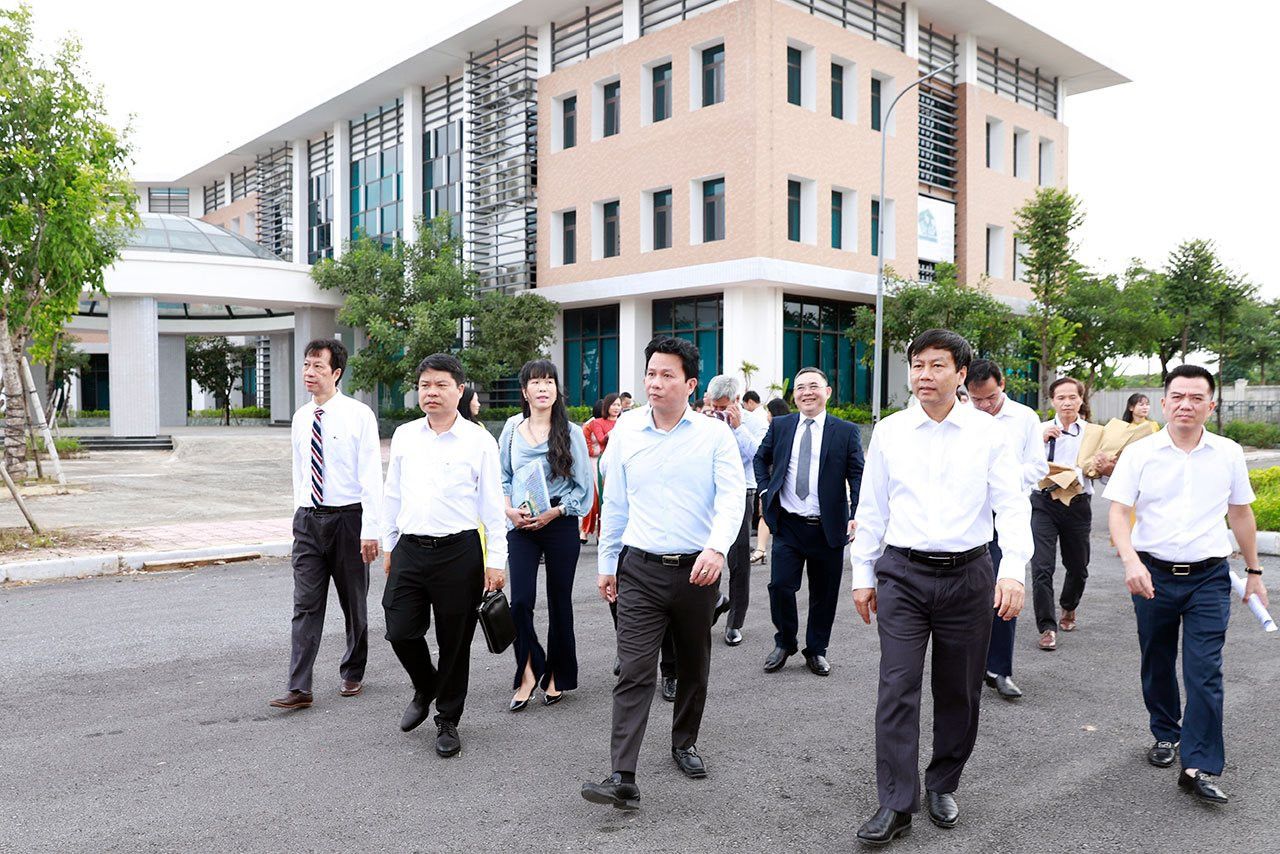 Bộ trưởng Đặng Quốc Khánh trao Quyết định bổ nhiệm Cục trưởng Cục Viễn thám quốc gia