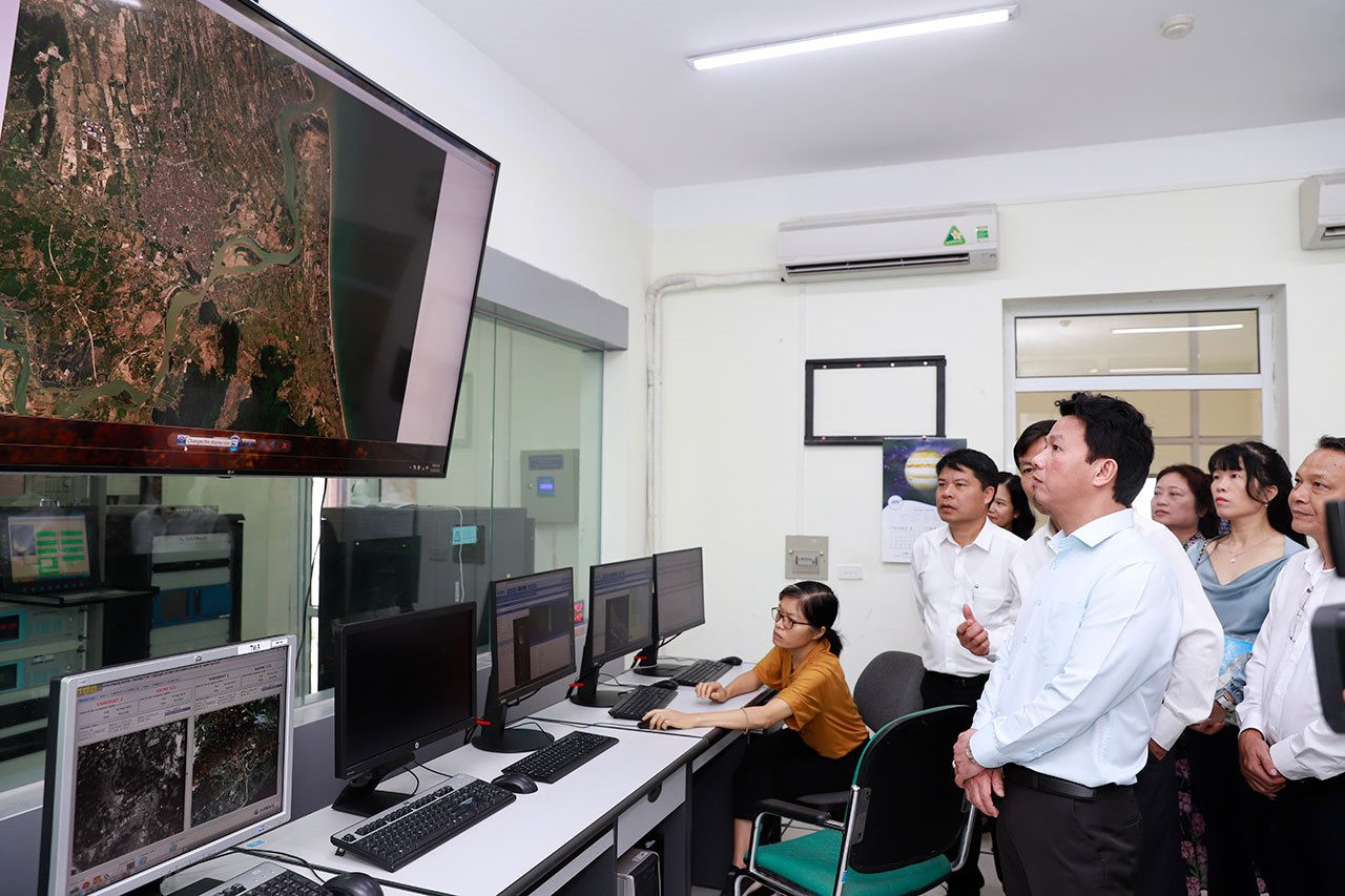 Bộ trưởng Đặng Quốc Khánh trao Quyết định bổ nhiệm Cục trưởng Cục Viễn thám quốc gia