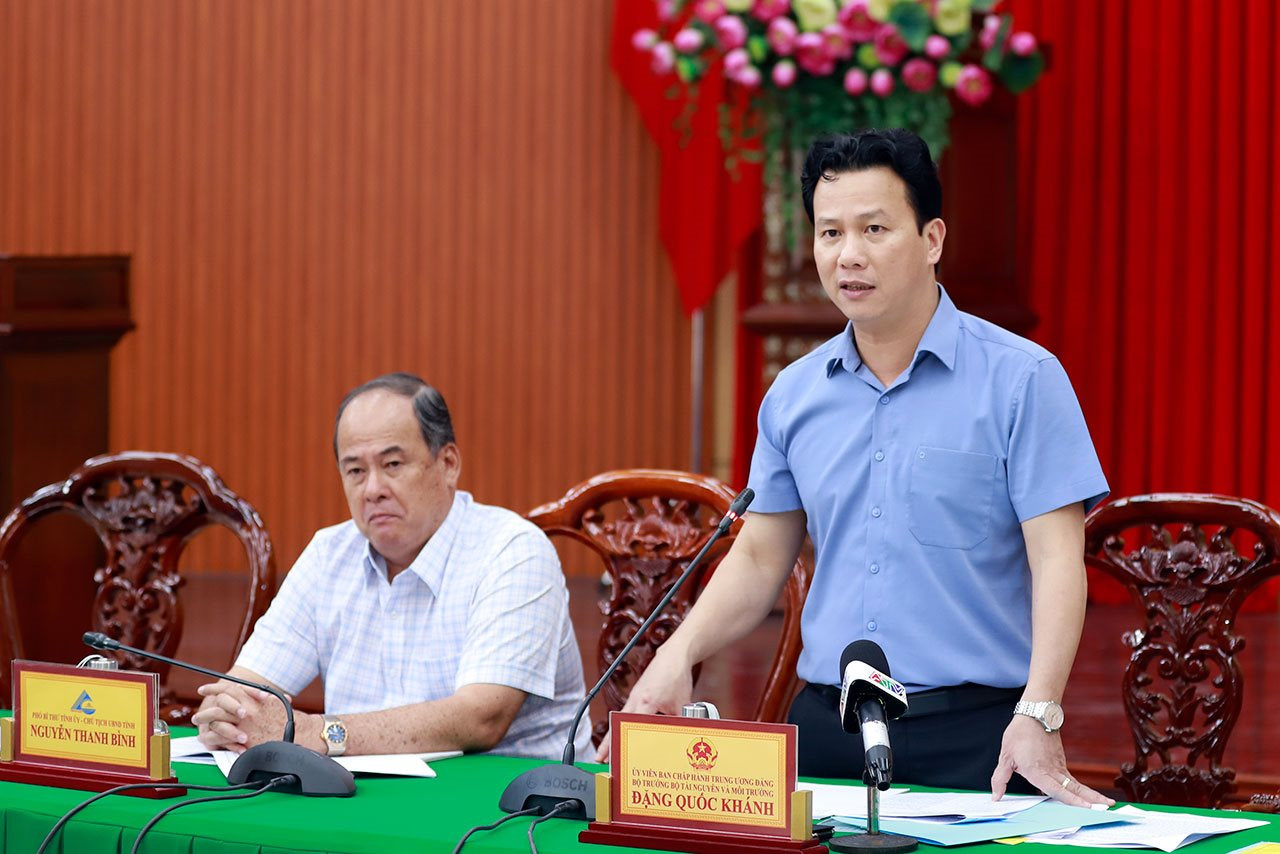 Đoàn công tác của Bộ trưởng Bộ TN&MT Đặng Quốc Khánh: Khảo sát, gỡ vướng cho An Giang về cung cấp cát san lấp công trình trọng điểm