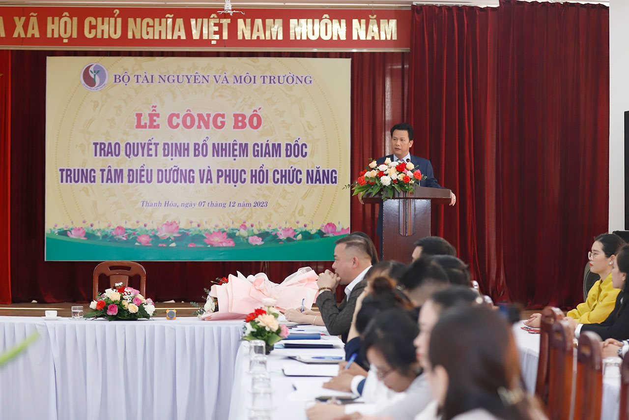 Bộ trưởng Đặng Quốc Khánh trao Quyết định bổ nhiệm Giám đốc Trung tâm Điều dưỡng và Phục hồi chức năng, Bộ Tài nguyên và Môi trường