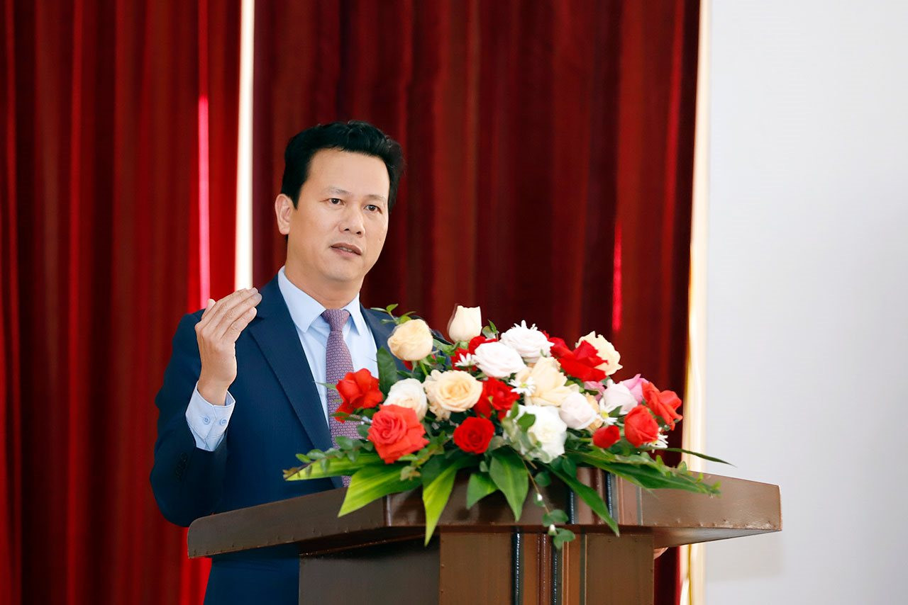 Bộ trưởng Đặng Quốc Khánh trao Quyết định bổ nhiệm Giám đốc Trung tâm Điều dưỡng và Phục hồi chức năng, Bộ Tài nguyên và Môi trường