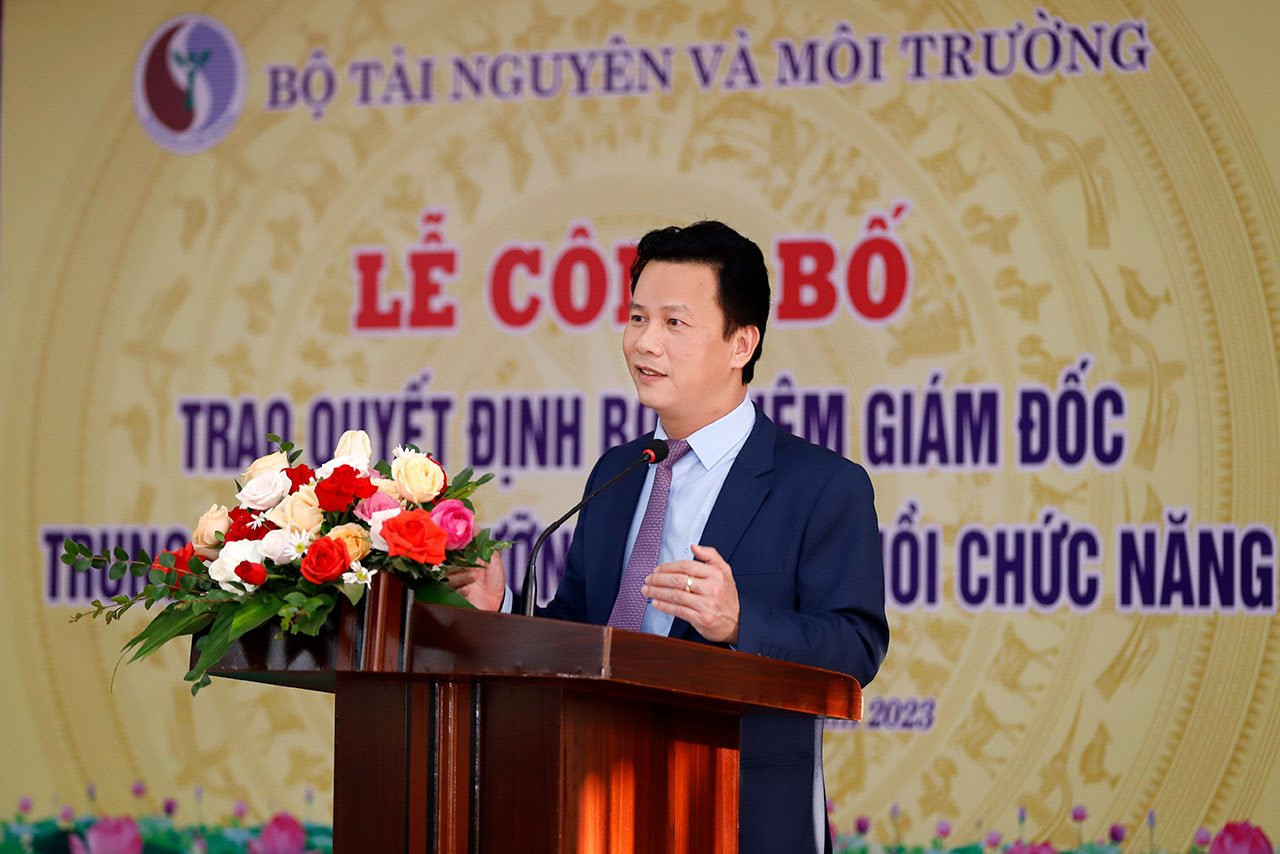 Bộ trưởng Đặng Quốc Khánh trao Quyết định bổ nhiệm Giám đốc Trung tâm Điều dưỡng và Phục hồi chức năng, Bộ Tài nguyên và Môi trường