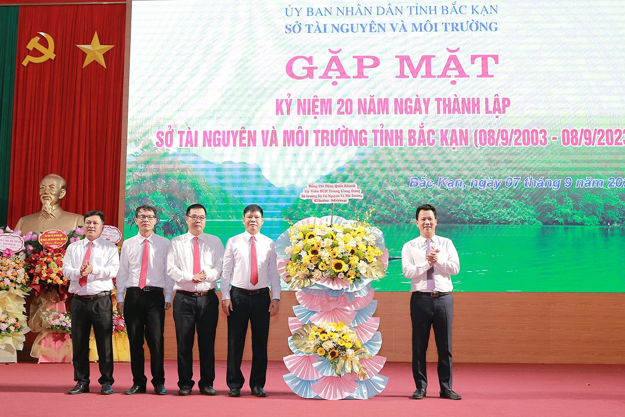 Bộ trưởng Đặng Quốc Khánh dự Lễ Kỷ niệm 20 năm thành lập Sở TN&MT tỉnh Bắc Kạn