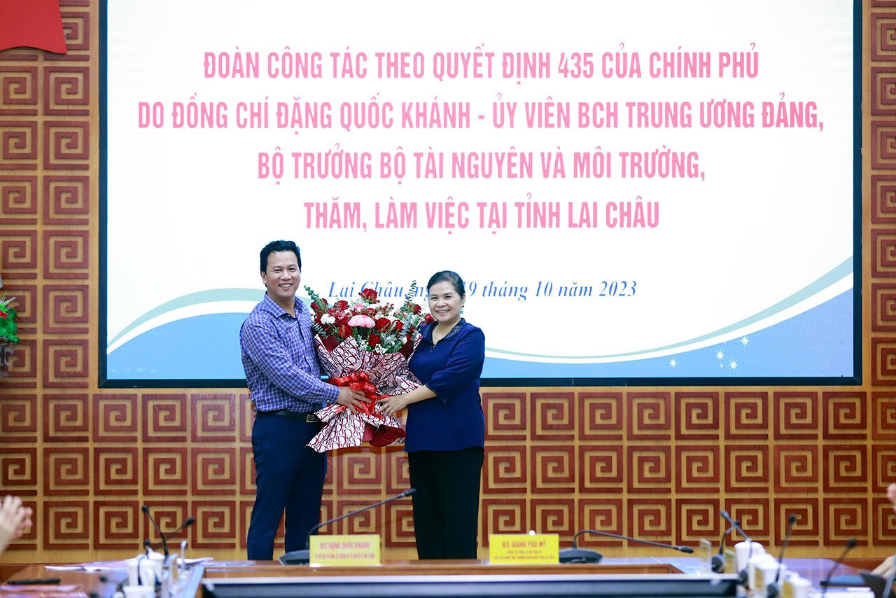 Bộ trưởng Bộ Tài nguyên và Môi trường Đặng Quốc Khánh làm việc tại tỉnh Lai Châu
