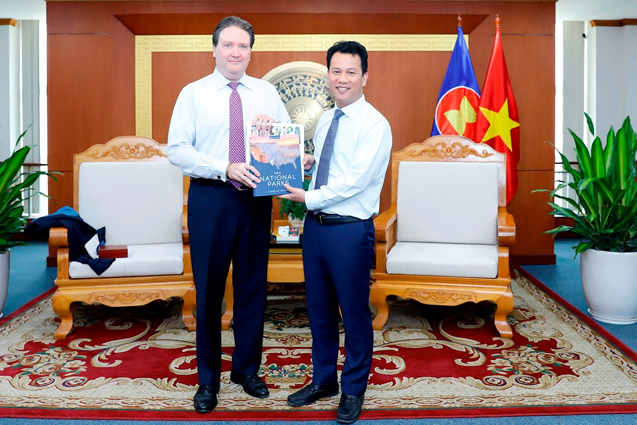 Bộ trưởng Đặng Quốc Khánh tiếp và làm việc với Đại sứ Hoa Kỳ tại Việt Nam