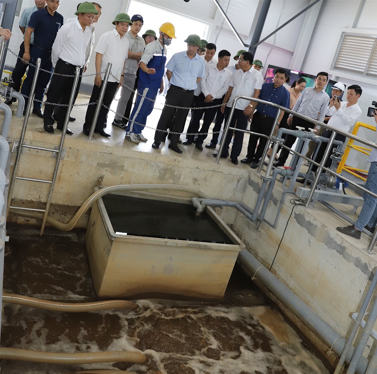 Bộ trưởng Đặng Quốc Khánh làm việc với Lãnh đạo tỉnh Ninh Bình về công tác quản lý tài nguyên và môi trường