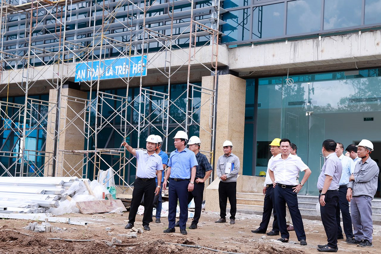 Bộ trưởng Bộ TN&MT Đặng Quốc Khánh kiểm tra dự án Trung tâm dữ liệu vùng đồng ĐBSCL tích hợp dữ liệu TN&MT