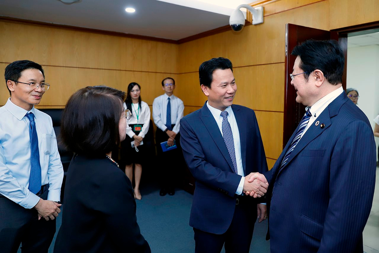 Bộ TN&MT Việt Nam và Bộ Môi trường Nhật Bản ký kết Ý định thư hợp tác quản lý rác thải biển