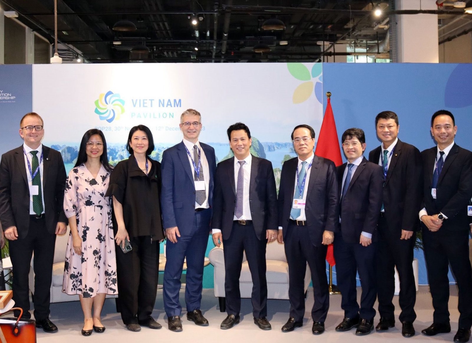 Bộ Tài nguyên và Môi trường - Standard Chartered: Thúc đẩy hợp tác phát triển thị trường các-bon