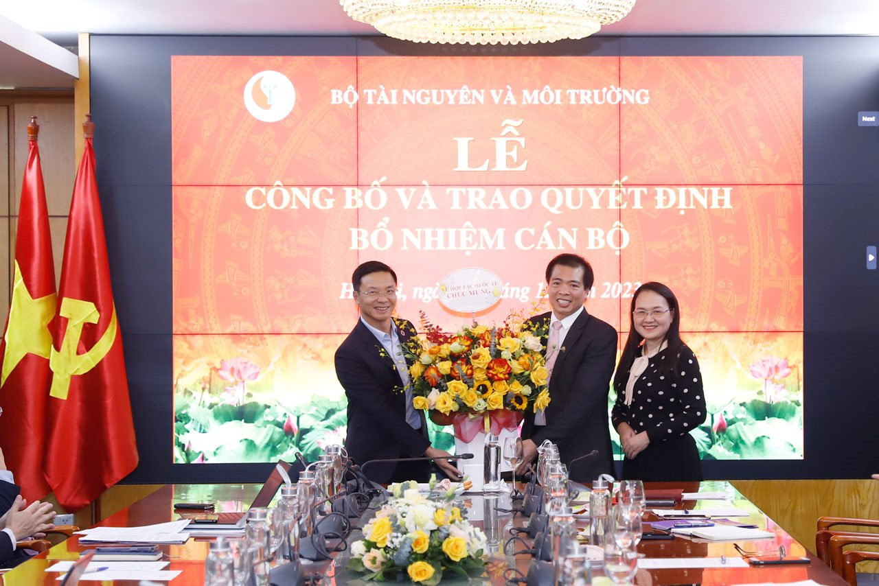 Bộ trưởng Đặng Quốc Khánh trao Quyết định bổ nhiệm Quyền Vụ trưởng Vụ Tổ chức cán bộ, Bộ TN&MT