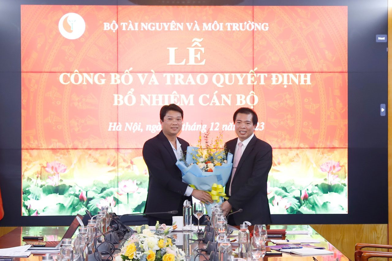 Bộ trưởng Đặng Quốc Khánh trao Quyết định bổ nhiệm Quyền Vụ trưởng Vụ Tổ chức cán bộ, Bộ TN&MT