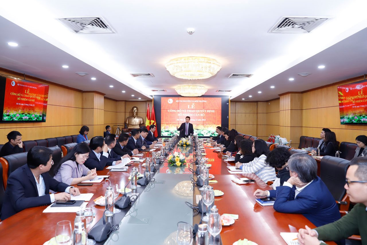 Bộ trưởng Đặng Quốc Khánh trao Quyết định bổ nhiệm Quyền Vụ trưởng Vụ Tổ chức cán bộ, Bộ TN&MT