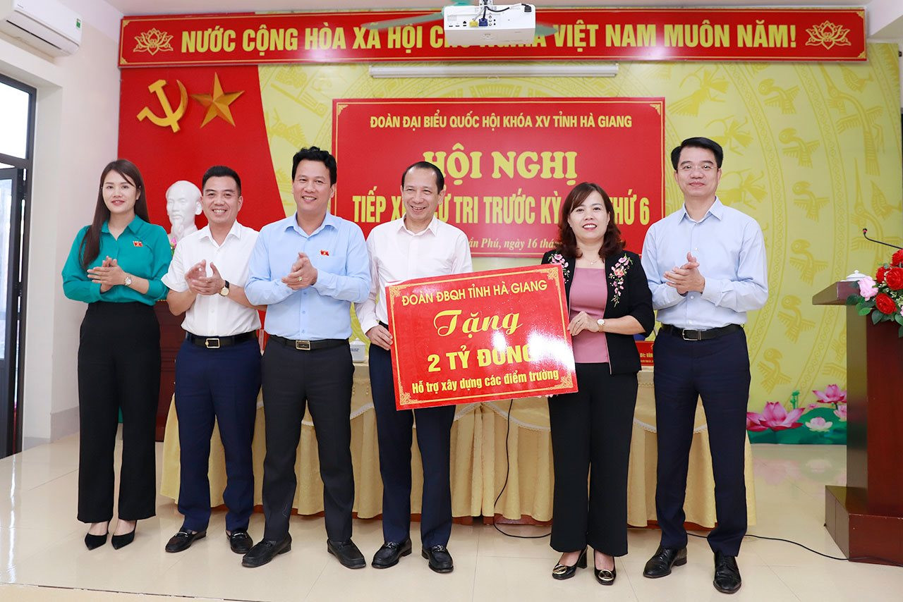 Bộ trưởng Đặng Quốc Khánh tiếp xúc cử tri Hà Giang trước Kỳ họp thứ 6, Quốc hội khóa XV