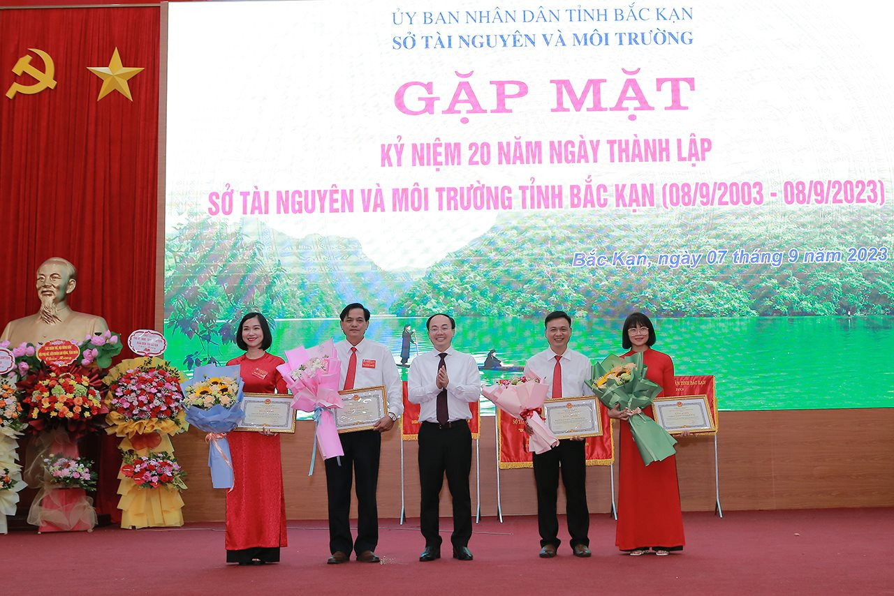 Bộ trưởng Đặng Quốc Khánh dự Lễ Kỷ niệm 20 năm thành lập Sở TN&MT tỉnh Bắc Kạn