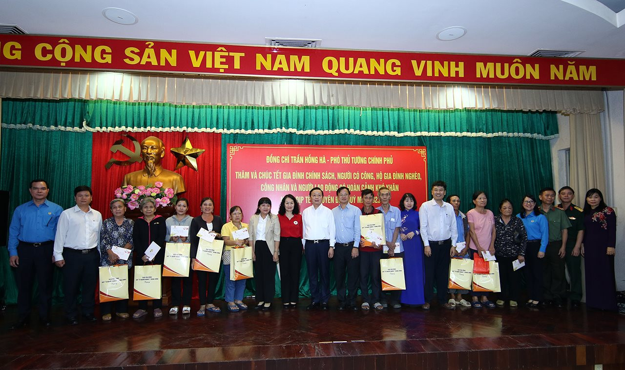Phó Thủ tướng Trần Hồng Hà thăm và chúc tết gia đình chính sách, hộ nghèo, công nhân tại Đồng Nai