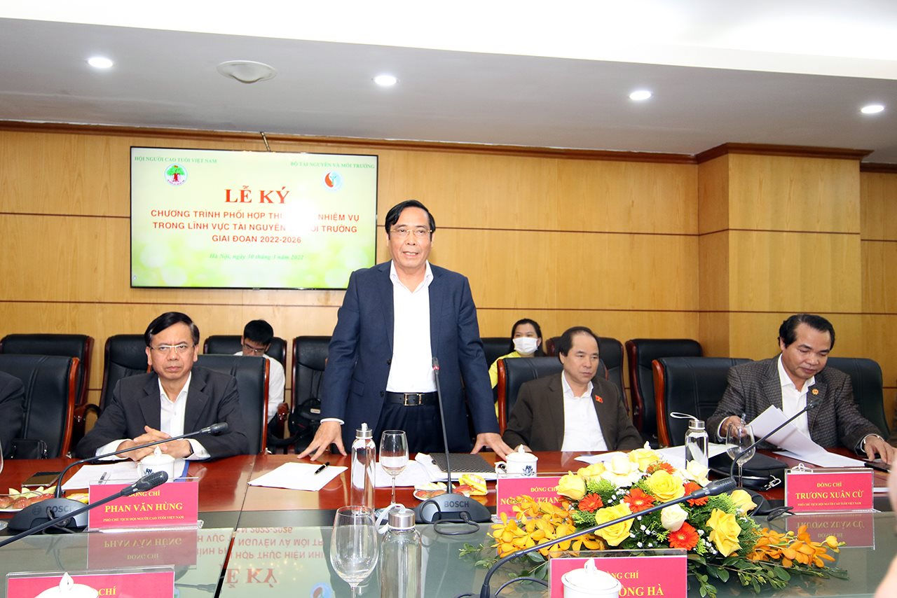 Bộ TN&MT ký kết Chương trình phối hợp thực hiện nhiệm vụ trong lĩnh vực TN&MT với Hội Người cao tuổi Việt Nam giai đoạn 2022 - 2026