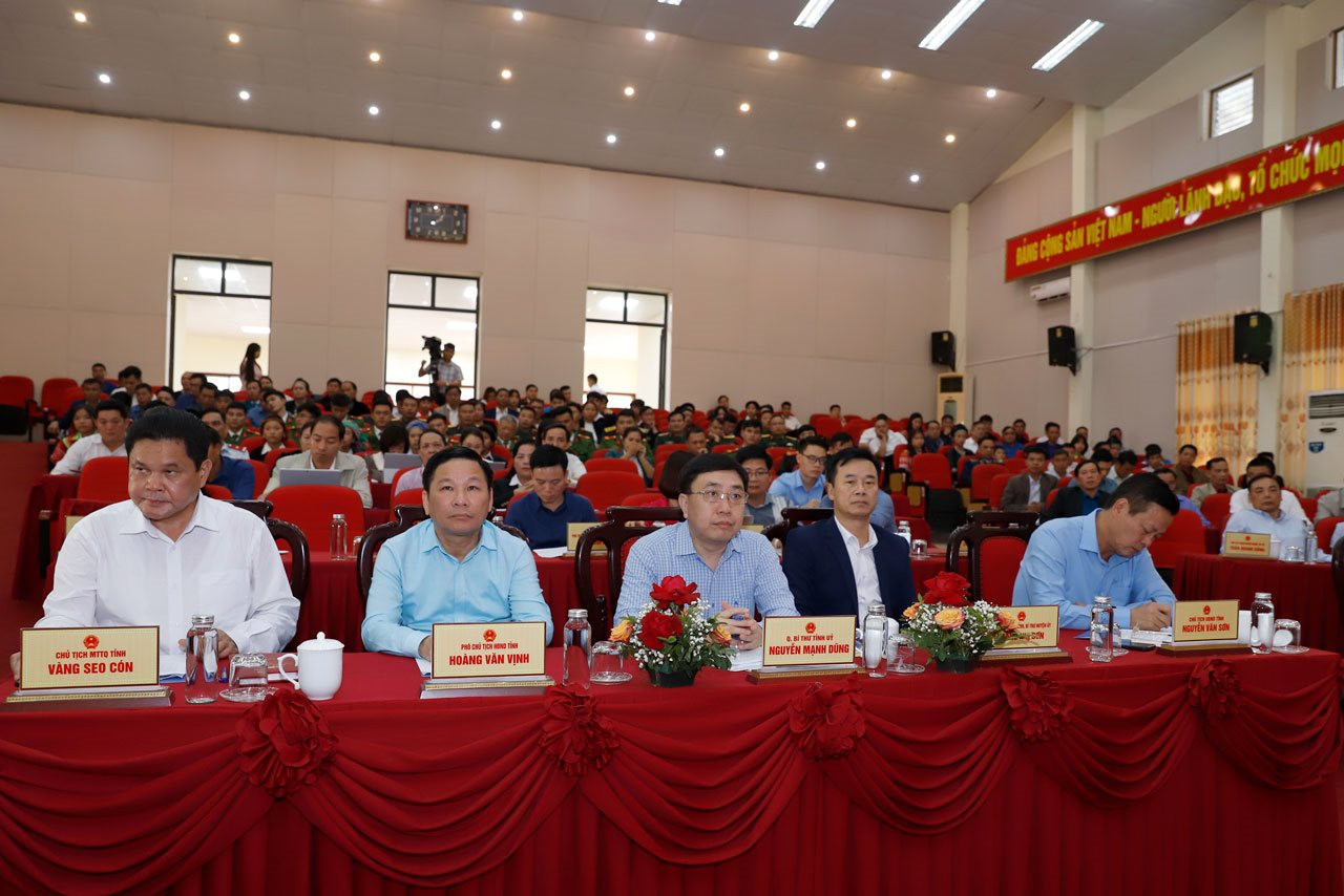 Bộ trưởng Đặng Quốc Khánh cùng Đoàn ĐBQH tỉnh Hà Giang tiếp xúc cử tri sau Kỳ họp thứ 6, Quốc hội khoá XV