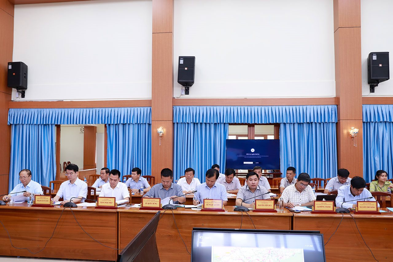 Đoàn công tác của Bộ trưởng Bộ TN&MT Đặng Quốc Khánh: Khảo sát, gỡ vướng cho An Giang về cung cấp cát san lấp công trình trọng điểm