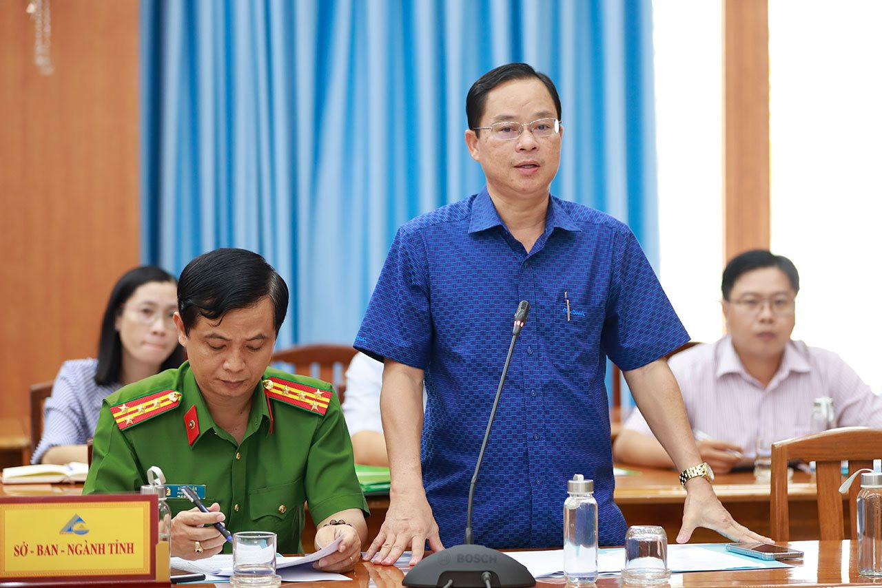 Đoàn công tác của Bộ trưởng Bộ TN&MT Đặng Quốc Khánh: Khảo sát, gỡ vướng cho An Giang về cung cấp cát san lấp công trình trọng điểm