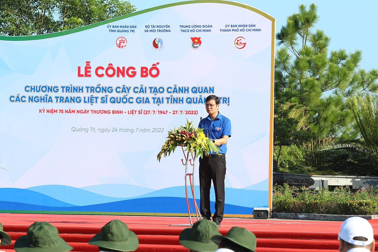 Bộ TN&MT hỗ trợ trồng cây xanh cải tạo cảnh quan tại các nghĩa trang liệt sỹ ở Quảng Trị